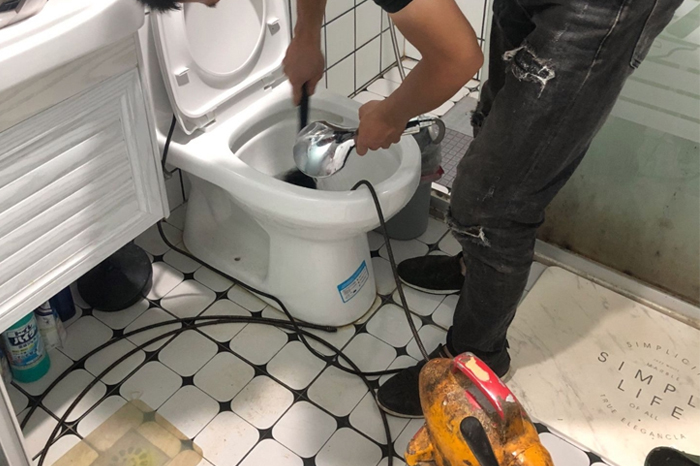 阿克塞疏通下水道